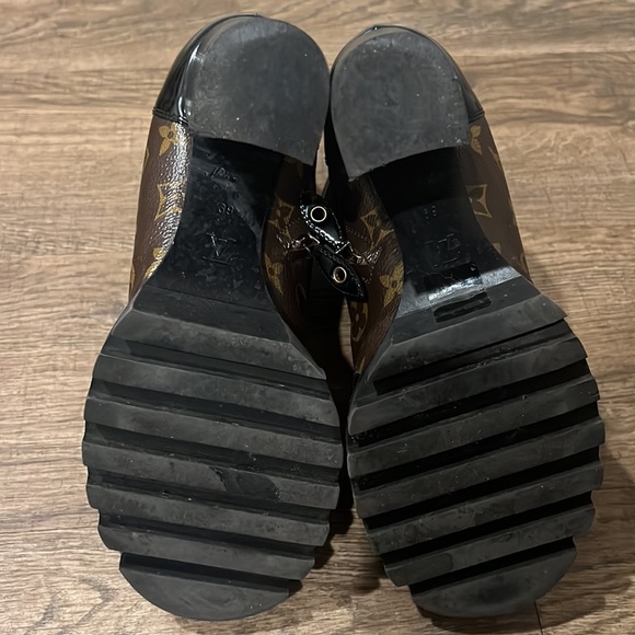 Women Louis Vuitton boots - Picture 4 of 6